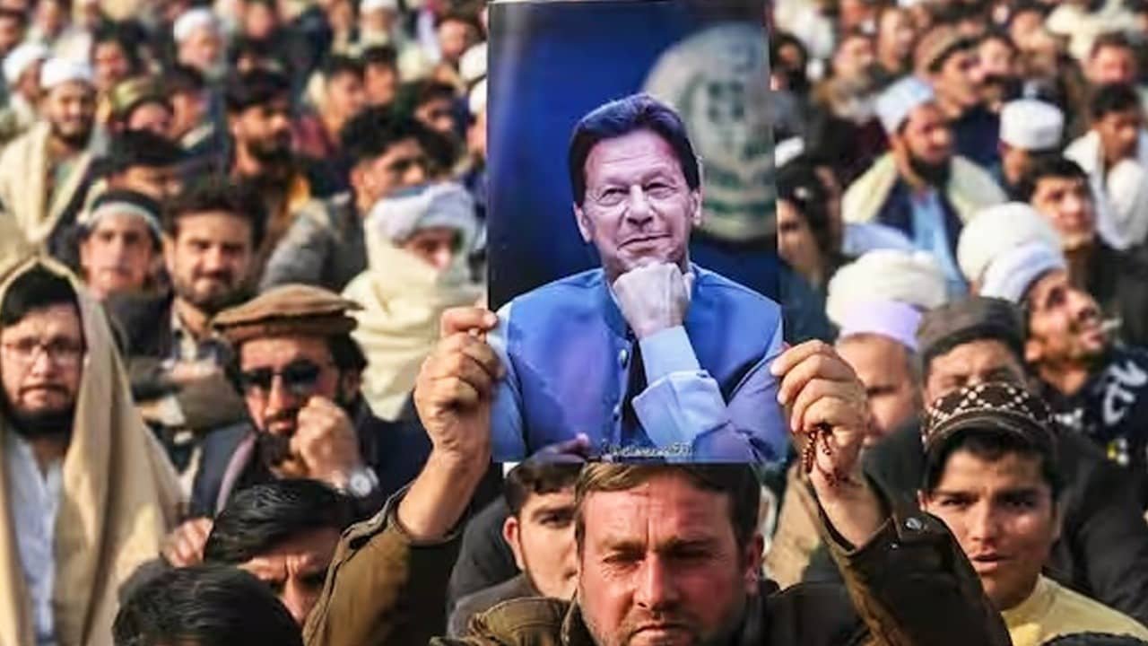 Chaos Ensues in Pakistan National Assembly as PTI Leaders Demand to Meet Former PM Imran Khan, Here’s What We Know
