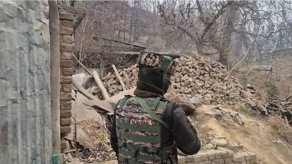 Delhi 10/11 Red Fort Blast: Massive NIA Raids Underway Across Multiple Locations In Jammu & Kashmir and Uttar Pradesh