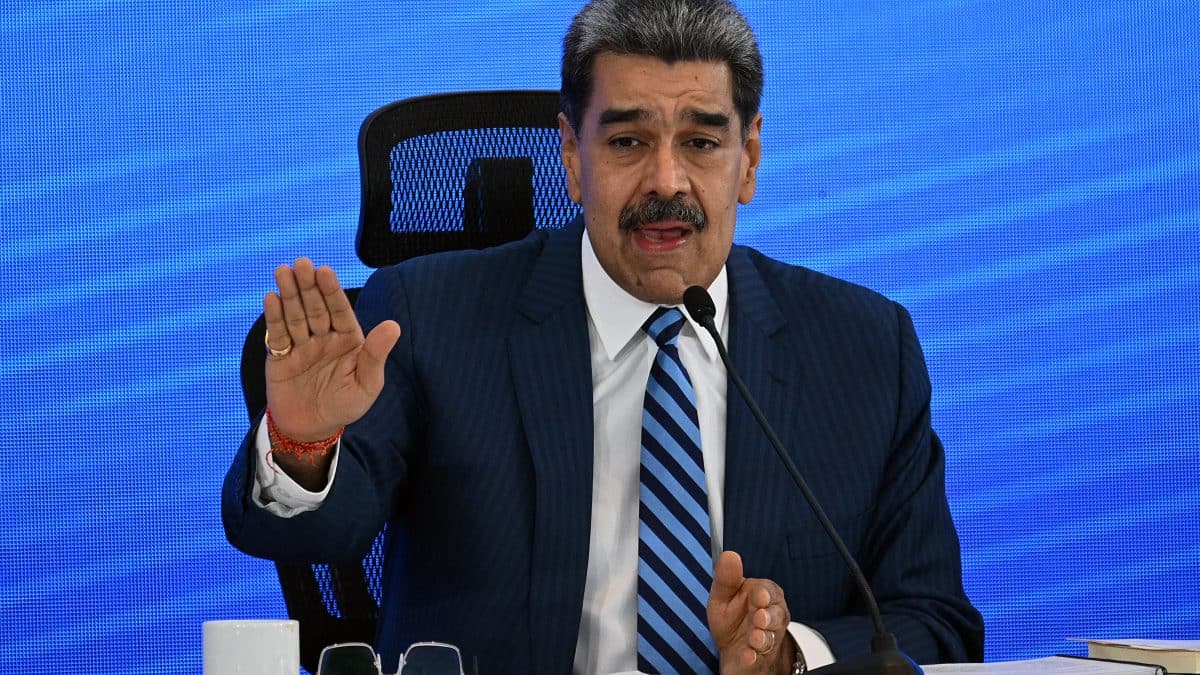 Venezuela’s oil exports fall sharply amid the US ire: Report