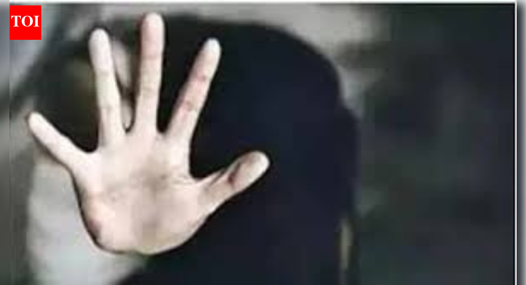 Hot oil poured on woman for resisting molestation