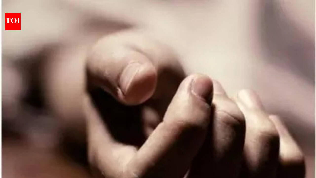 Girl set afire by youth in one-sided love dies