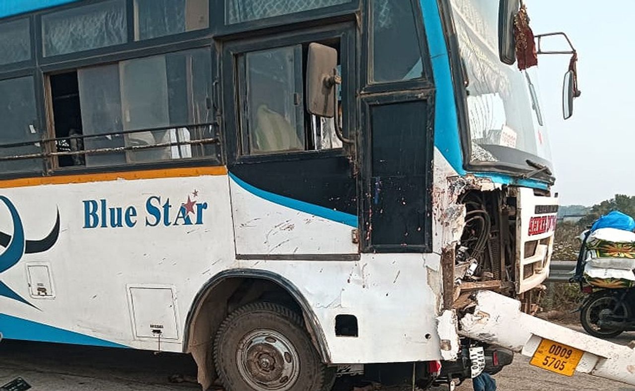 3 dead as private bus collides head-on with bike in Odisha