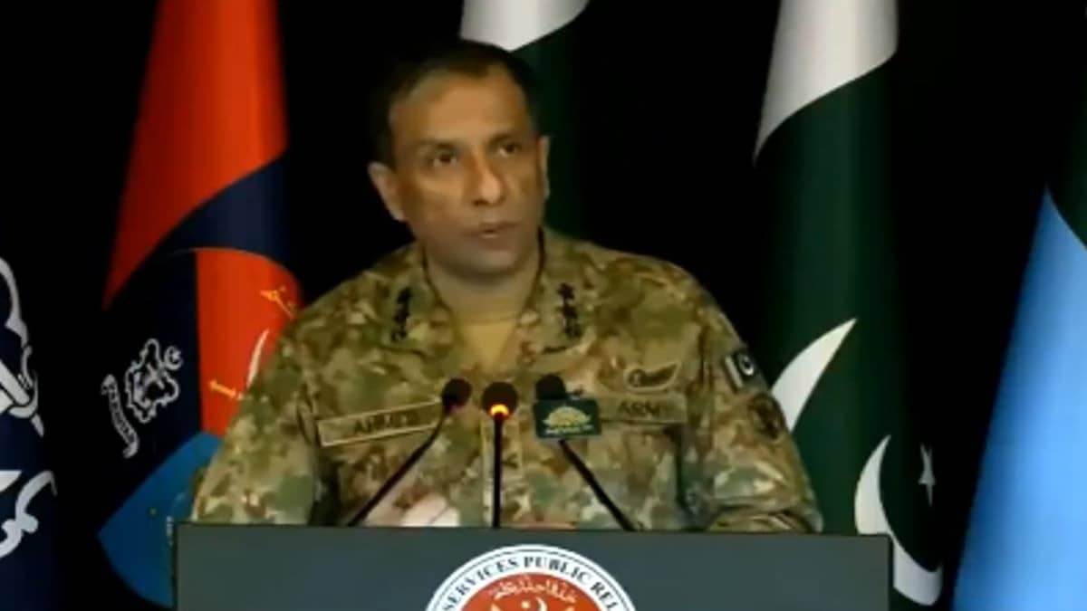 ‘Aao, Mazze Na Kara Diya Toh Paise Waapis’: Pakistani Army Spokesperson Threatens India; Trolled | WATCH