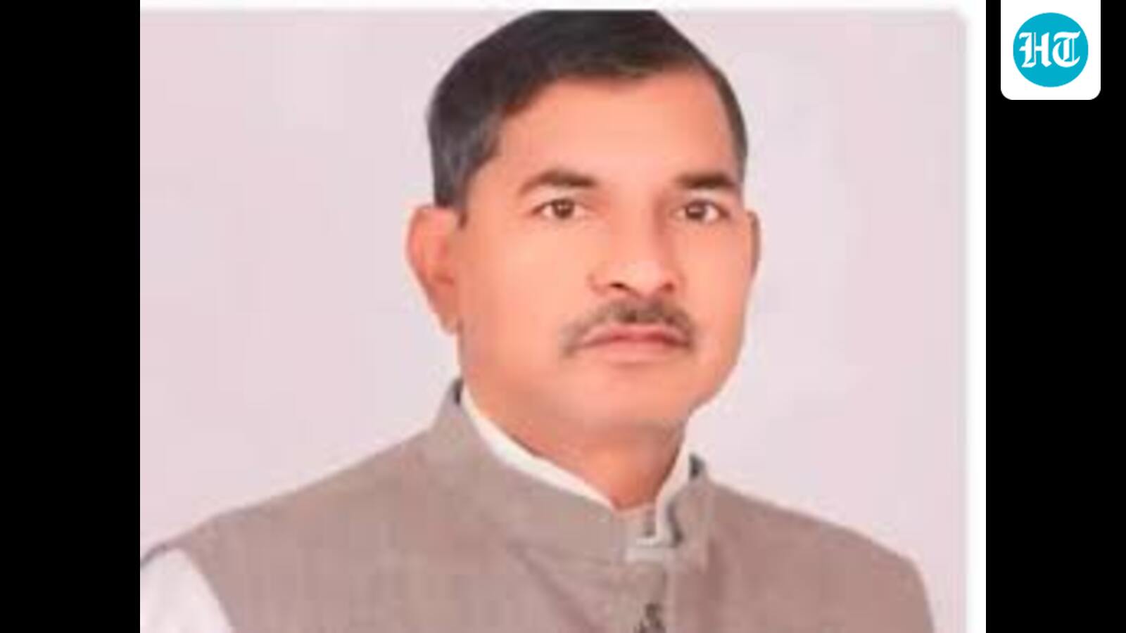 Eight-time MLA Vijay Singh Gond laid to rest near ancestral home