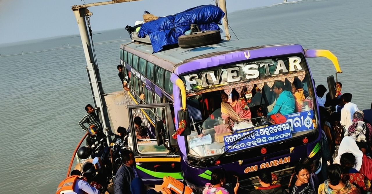 Floating bridge vessel with 70 passengers gets stranded in Chilika