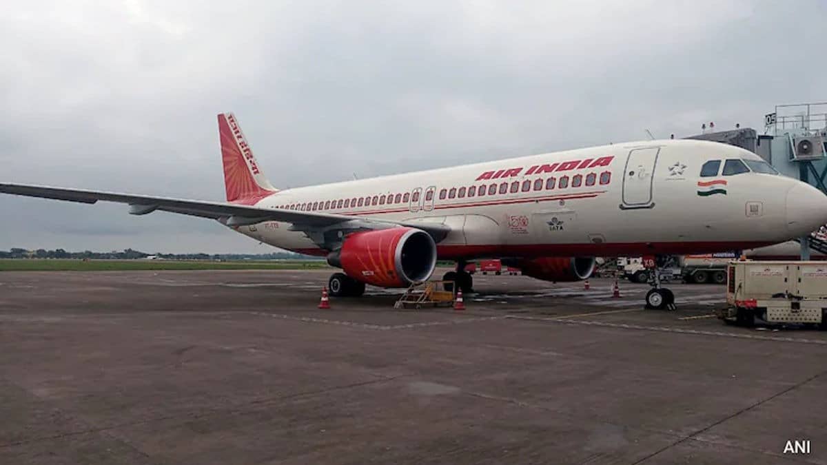 Air India Grounds Boeing 787 Dreamliner After Pilot Flags Fuel Control Switch Defect