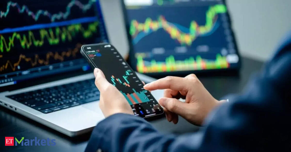 Market Trading Guide: Shriram Finance and a smallcap stock offer up to 15% upside