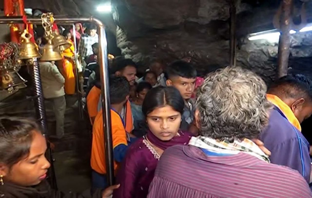 Massive devotee turnout at Gupteswar Temple in Odisha’s Koraput for Maha Shivratri