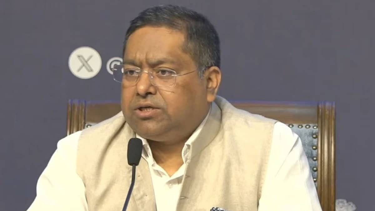 170 Indian Nationals Cross into Armenia From Iran; Around 130,000 Returned Since Feb 28: MEA Amid West Asia Conflict