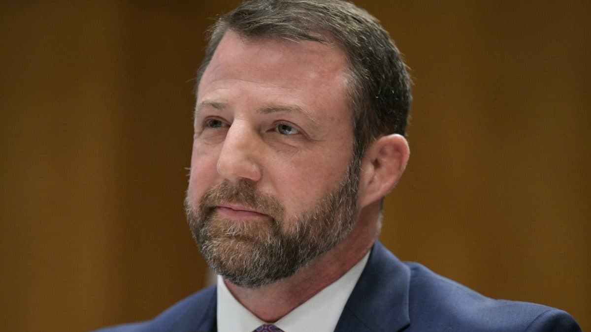 Trump ally Markwayne Mullin takes over as Homeland Security chief following Kristi Noem’s exit