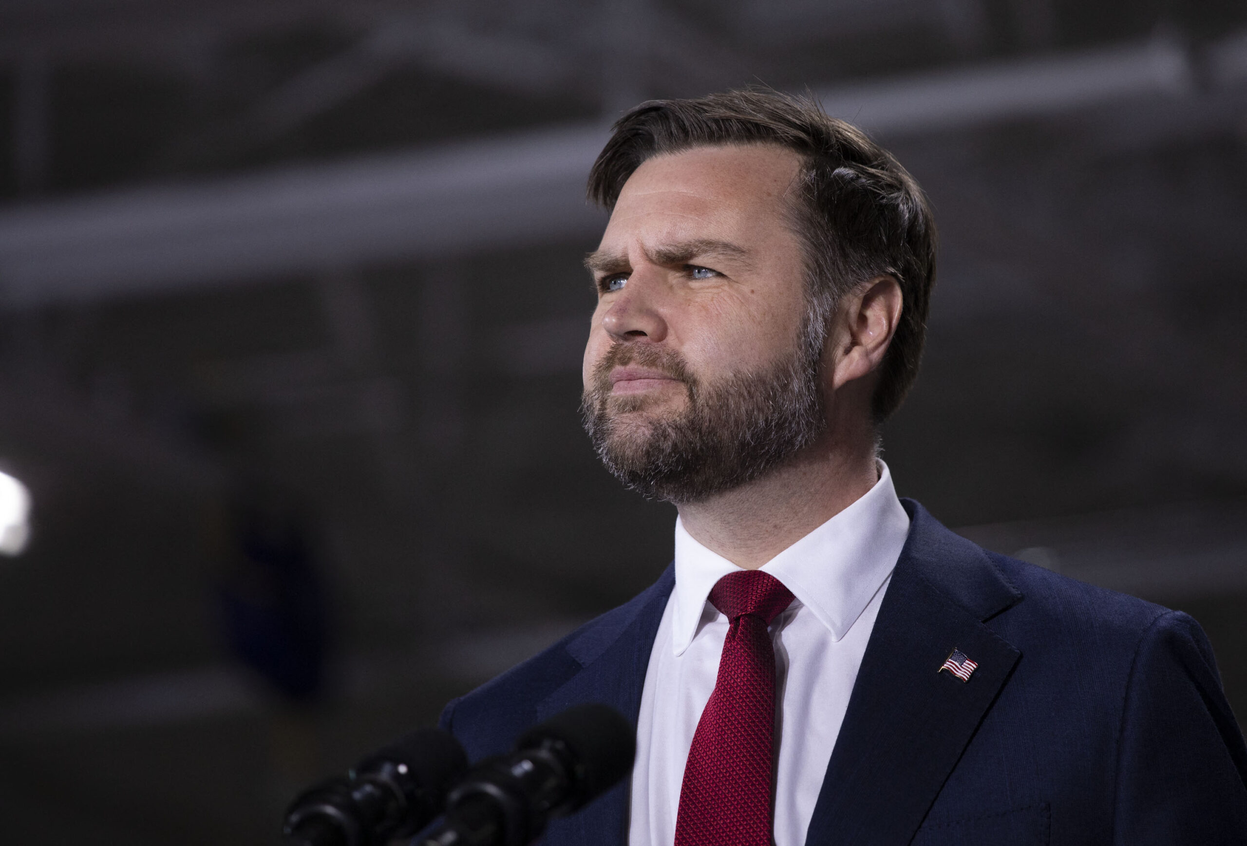 Iran Wants to Negotiate with Vance, Not Kushner or Witkoff: Report