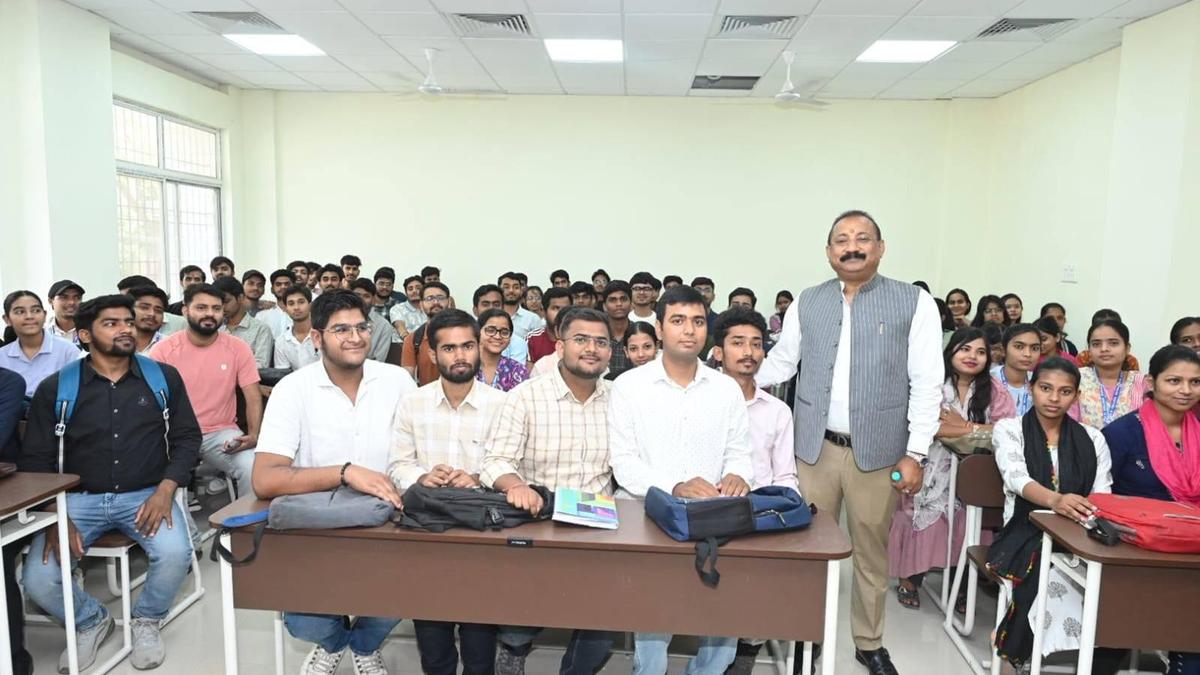 In maiden class, Bihar Minister holds forth on federalism and Centre-State relations