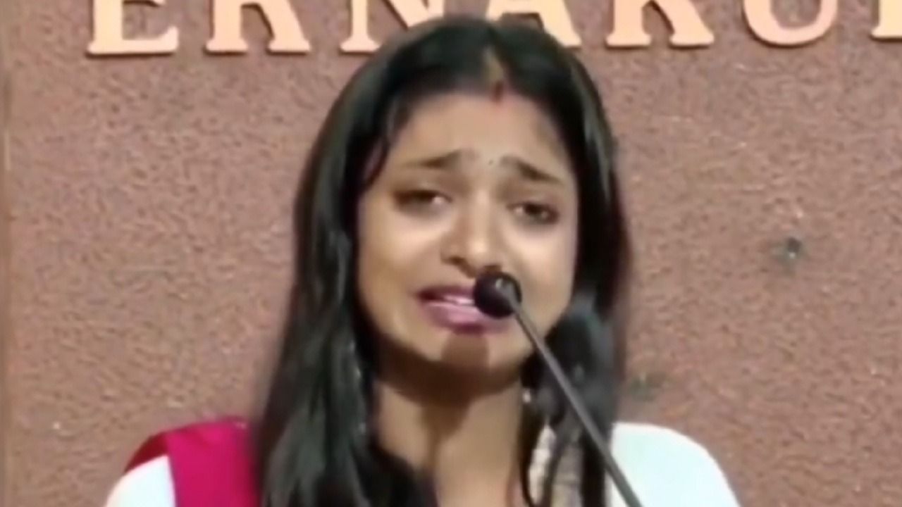 Maha Kumbh ‘Viral Girl’ Monalisa levels molestation charges against Sanoj Mishra, says ‘parents concerned for money’