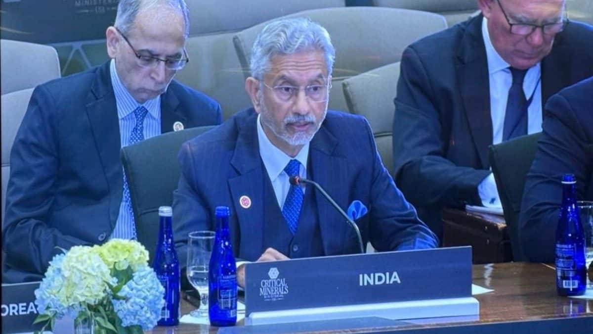 Jaishankar highlights West Asia uncertainties, calls for resilient trade at G7 meeting
