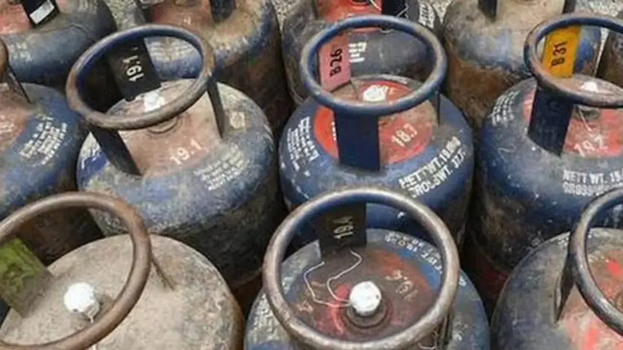 Commercial LPG cylinder price hiked again; Bhubaneswar rate rises to Rs 2029