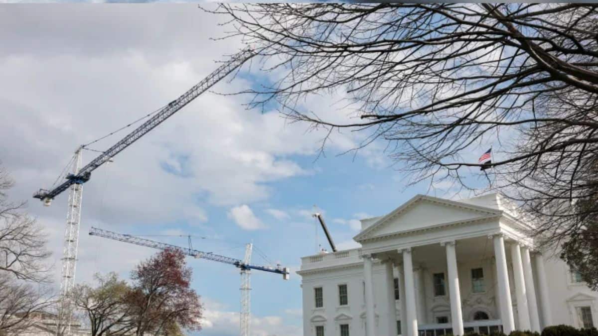 Trump administration pushes to restart halted White House ballroom construction