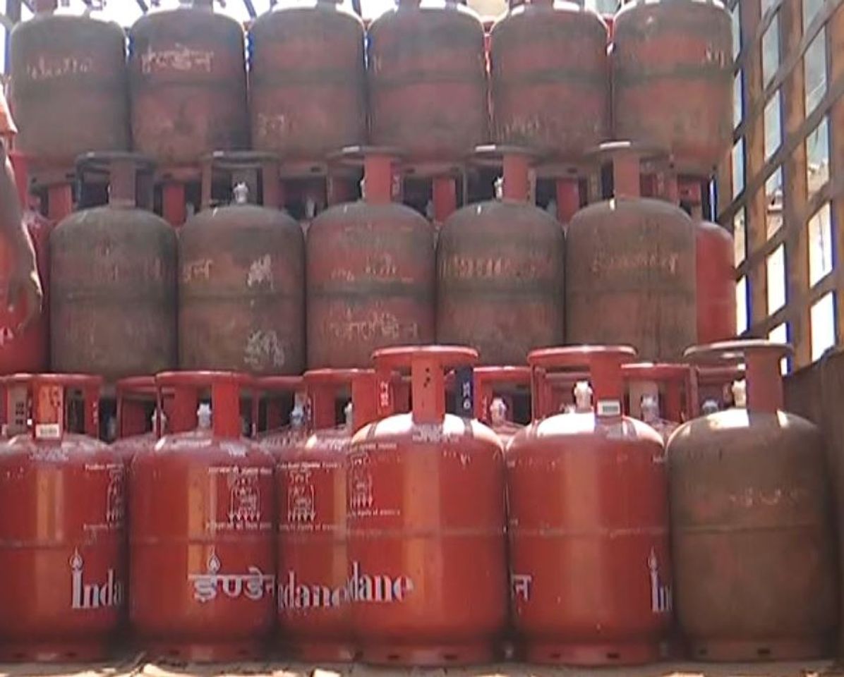 Workers, students can buy 5 Kg LPG cylinders with ID; Odisha govt tightens checks on black marketing