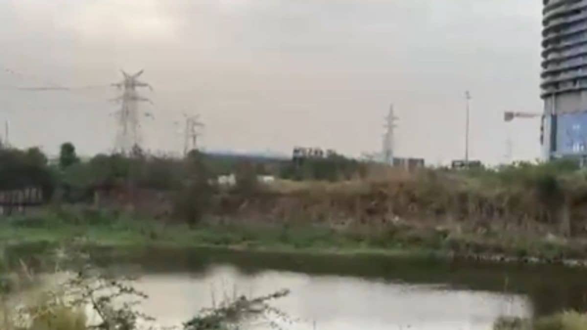 Mother Suspects ‘Foul Play’ After Student Found Dead in Noida Pond; Cites ‘Bruises’ and Disciplined Habits