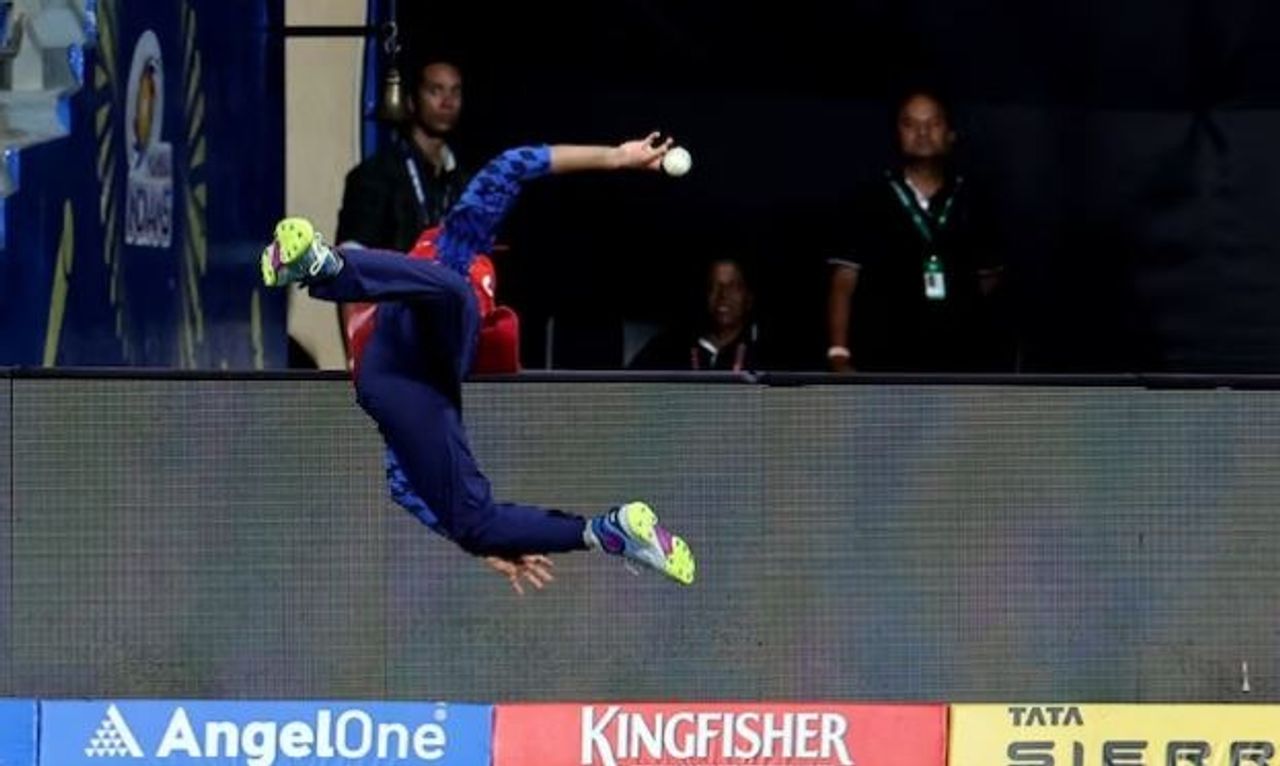 Shreyas Iyer’s stunning relay catch stuns crowd at Wankhede, Rohit Sharma’s reaction goes viral