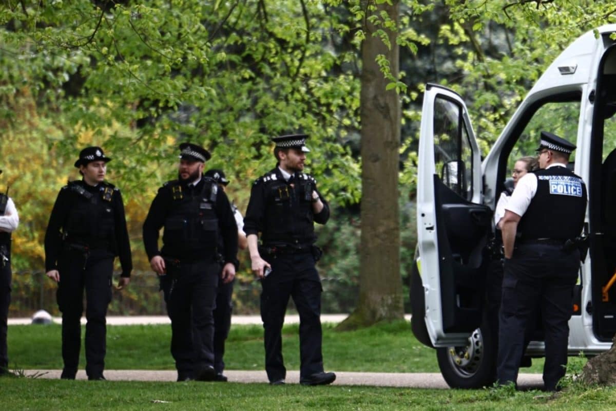 4 People Injured In ‘Indiscriminate’ Drive-By Shooting In South London; 1 Critical