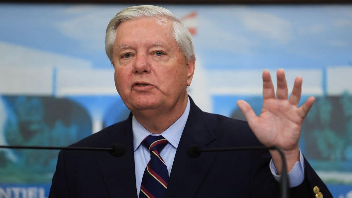‘I don’t trust Pakistan’: US Senator calls for new mediator amid report of Iranian aicraft in Pak base